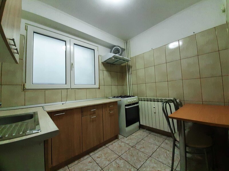 Drumul Taberei, Favorit, Metrou, bloc tip P, etaj 1 din 4,